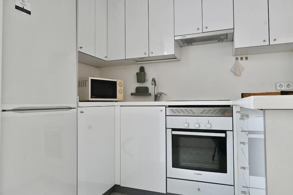 For You Rentals Apartamento Temporal Con Encanto A Pocos Metros Del Sol Myr13 马德里 外观 照片